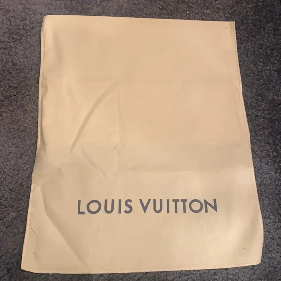 Louis Vuitton Beige garment cloths size Bag16/13
